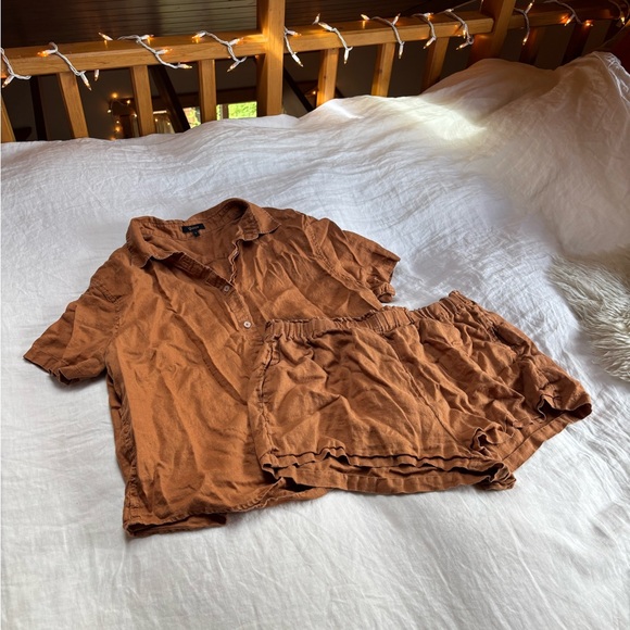 Quince Other - QUINCE Pumpkin Orange 100% Linen Pajama Set